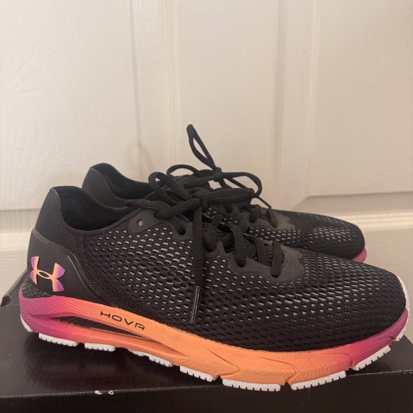 Under Armour Shoes - Picture 1 of 3